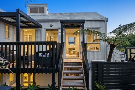 Photo of property in 1/35 Newhaven Terrace, Mairangi Bay, Auckland, 0630