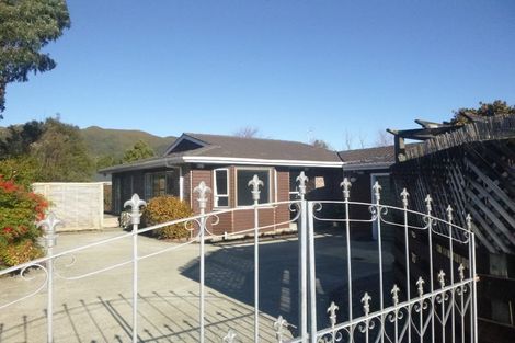 Photo of property in 85a Cambridge Terrace, Waterloo, Lower Hutt, 5011