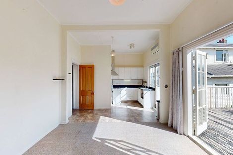 Photo of property in 55 Roxburgh Street, Mount Victoria, Wellington, 6011