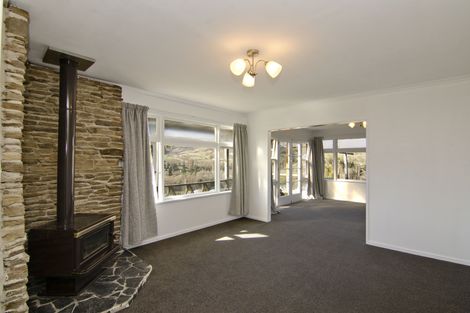 Photo of property in 89 Branxholm Street, Roxburgh, 9500