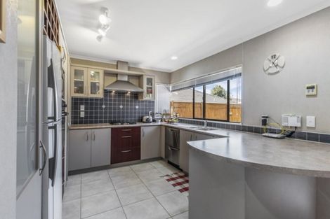 Photo of property in 202 Wattle Farm Road, Wattle Downs, Auckland, 2103