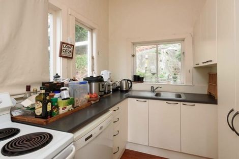 Photo of property in 24 Raroa Road, Kelburn, Wellington, 6012