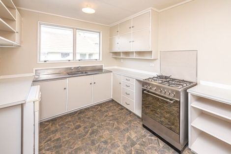 Photo of property in 12 Massey Street, Aramoho, Whanganui, 4500