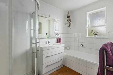 Photo of property in 46 Normanton Street, Glenfield, Auckland, 0629