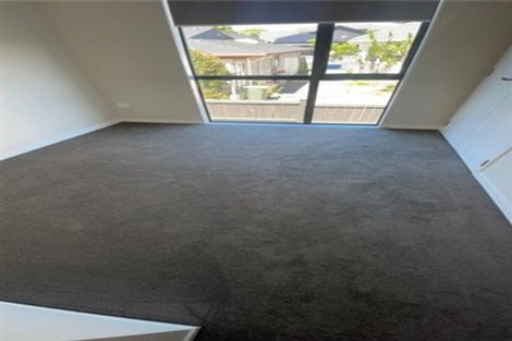 Photo of property in 5/58 Te Atatu Road, Te Atatu South, Auckland, 0610