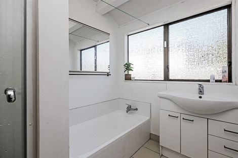 Photo of property in 2/8 Duart Road, Havelock North, 4130