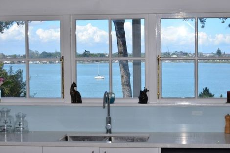 Photo of property in 59 Chatham Avenue, Paremoremo, Auckland, 0632