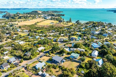 Photo of property in 5 Wellington Road, Surfdale, Waiheke Island, 1081