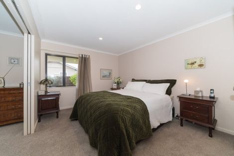 Photo of property in 66 Roberts Line, Kelvin Grove, Palmerston North, 4414