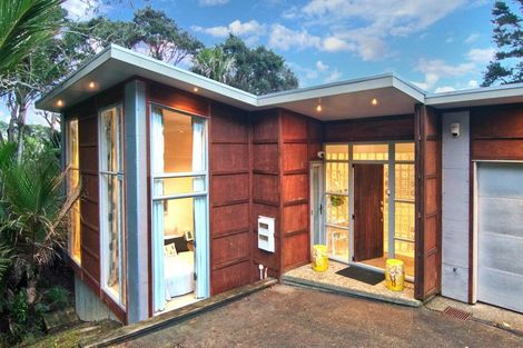 Photo of property in 39 Warner Park Avenue, Laingholm, Auckland, 0604