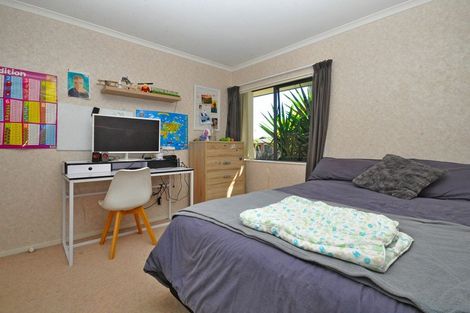 Photo of property in 6 Lothian Brae, Wattle Downs, Auckland, 2103