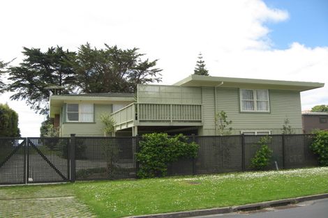 Photo of property in 75 Laurence Street, Manly, Whangaparaoa, 0930
