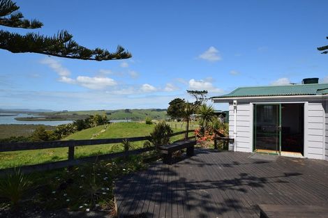 Photo of property in 213 Run Road, Wharehine, Wellsford, 0977