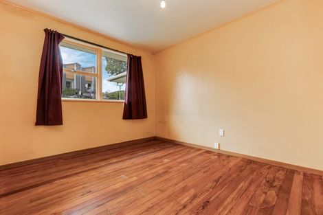 Photo of property in 7 Newington Road, Henderson, Auckland, 0612