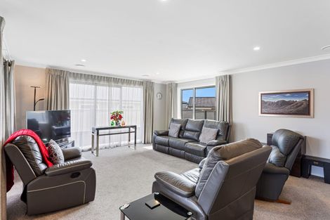 Photo of property in 168 Karuhiruhi Street, Waikanae, 5036