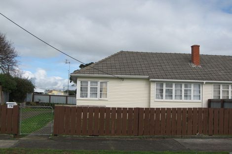 Photo of property in 75-75a Broadway, Waitara, 4320