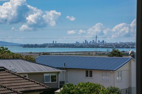 Photo of property in 193 Te Atatu Road, Te Atatu South, Auckland, 0610