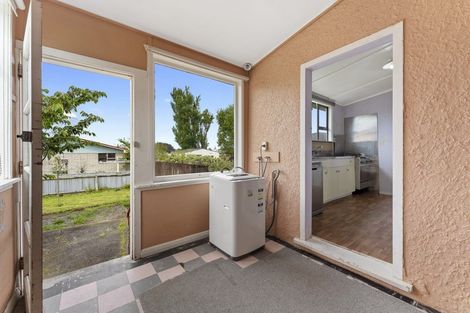 Photo of property in 72 Avenue Road, Foxton, 4814