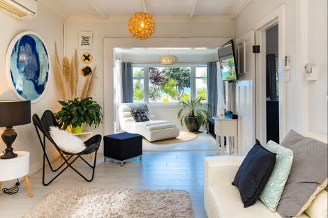 Photo of property in 102 Beach Road, Haumoana, 4102