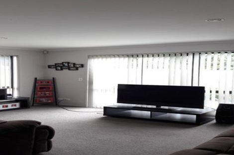 Photo of property in 2 Akeake Lane, Manurewa, Auckland, 2102