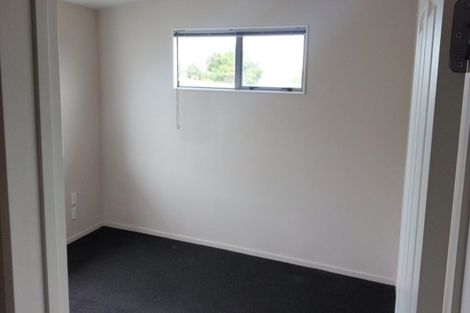 Photo of property in 24/3 Hulme Place, Henderson, Auckland, 0612