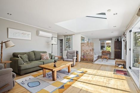 Photo of property in 867 East Coast Road, Kaiaua, Miranda, 2473