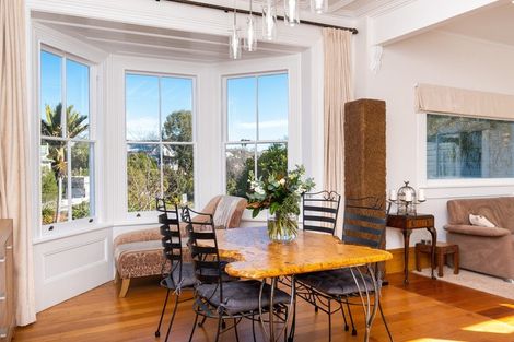 Photo of property in 14 Cameron Road, Bluff Hill, Napier, 4110