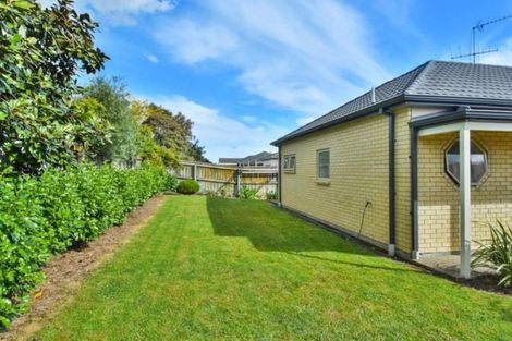 Photo of property in 10 Glencalder Place, Wattle Downs, Auckland, 2103