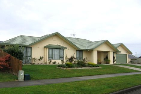 Photo of property in 3 Logan Place, Kelvin Grove, Palmerston North, 4414