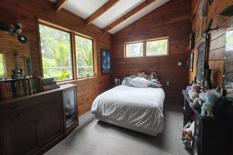 Photo of property in 26 Sylvan Valley Avenue, Titirangi, Auckland, 0604