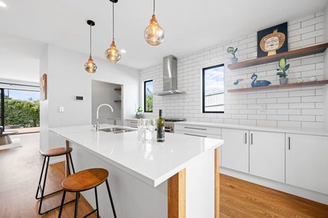 Photo of property in 2 Gemscott Crescent, Huapai, Kumeu, 0810