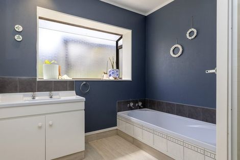 Photo of property in 83 Harvey Street, Waipahihi, Taupo, 3330