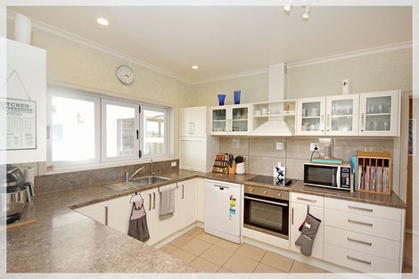 Photo of property in 54 Kawiu Road, Levin, 5510