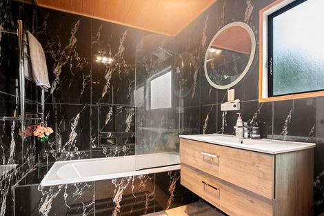 Photo of property in 2/6 Makora Road, Massey, Auckland, 0614