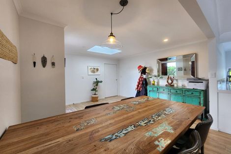 Photo of property in 136 Wairau Road, Oakura, New Plymouth, 4374