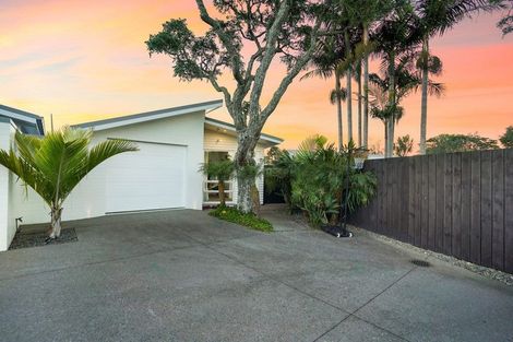 Photo of property in 24 Motuora Road, Manly, Whangaparaoa, 0930