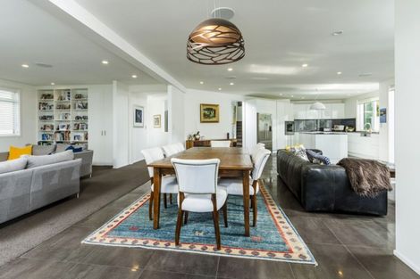 Photo of property in 31 Beach Road, Castor Bay, Auckland, 0620