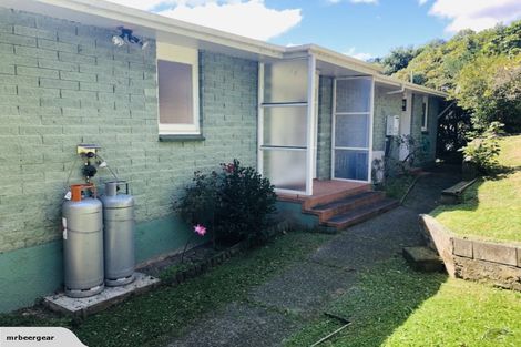 Photo of property in 30 Holborn Drive, Stokes Valley, Lower Hutt, 5019