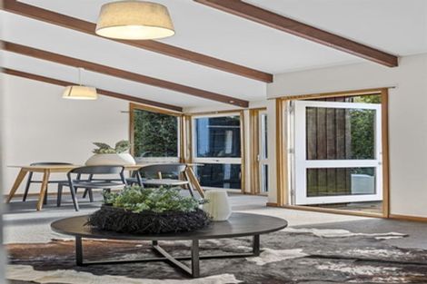 Photo of property in 14 Raekura Place, Redcliffs, Christchurch, 8081