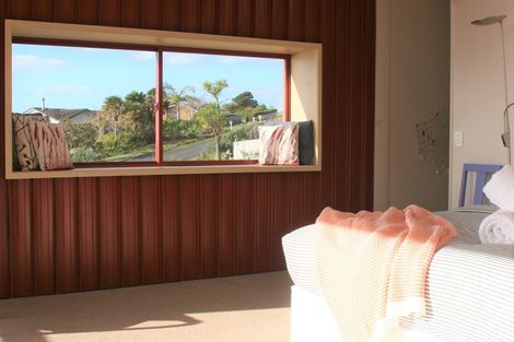 Photo of property in 41 Seaview Road, Cable Bay, 0420