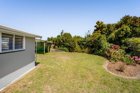 Photo of property in 80 Gisborne Terrace, Opunake, 4616