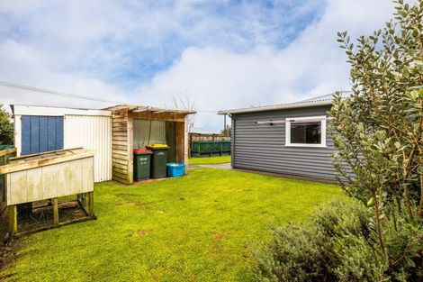 Photo of property in 18 Pukatea Street, Inglewood, 4330