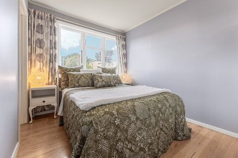 Photo of property in 76-78 Sievers Grove, Cannons Creek, Porirua, 5024