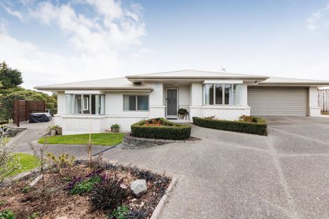 Photo of property in 63 Pacific Drive, Fitzherbert, Palmerston North, 4410