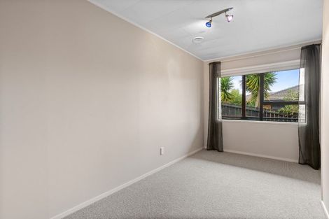 Photo of property in 60a Solar Road, Glen Eden, Auckland, 0602