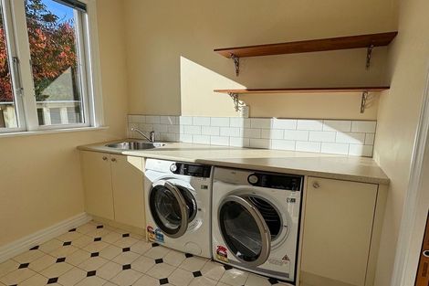 Photo of property in 8 Stirling Street, Berhampore, Wellington, 6023