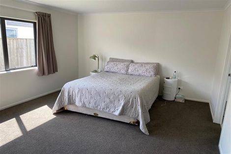 Photo of property in 3 Fred White Drive, Kumeu, 0810