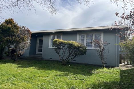 Photo of property in 5 Waterloo Crescent, Hokowhitu, Palmerston North, 4410