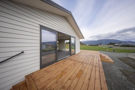 Photo of property in 21 Tukare Loop, Te Anau, 9600