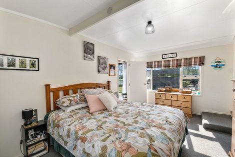 Photo of property in 8 Linklater Avenue, Foxton Beach, Foxton, 4815